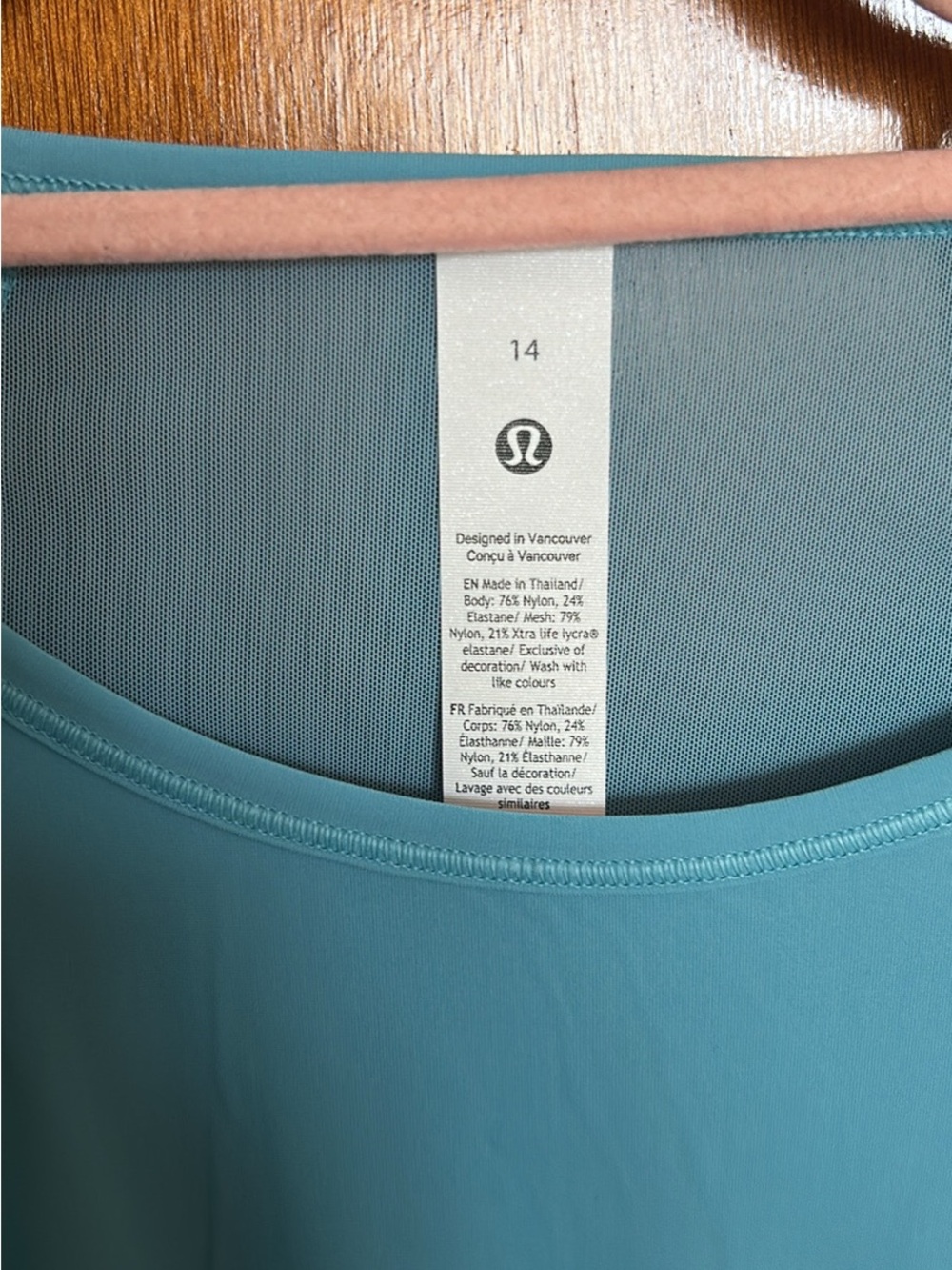 Lululemon Sculpt Tee - Picture 4 of 4